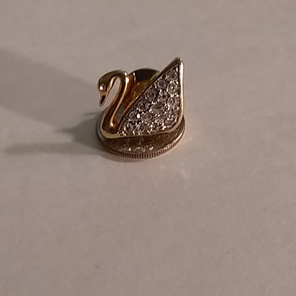 Vintage SWAROVSKI miniature swan lapel pin NWOT